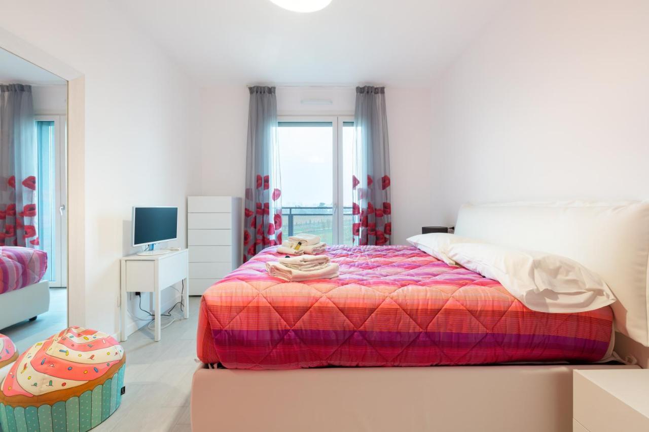 Fiera Milano Flat With Garage Leilighet Eksteriør bilde